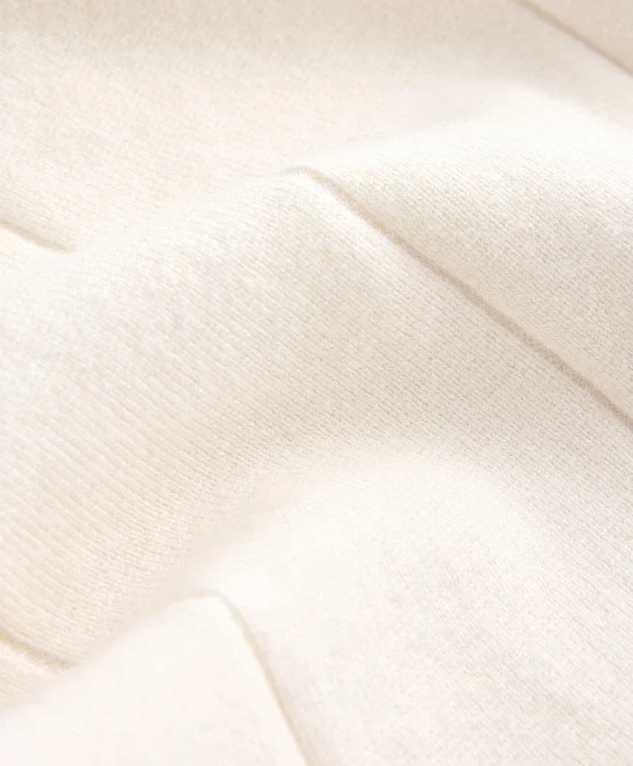 Camisola de malha com decote em V contrastante Camisola de malha com decote em V contrastante