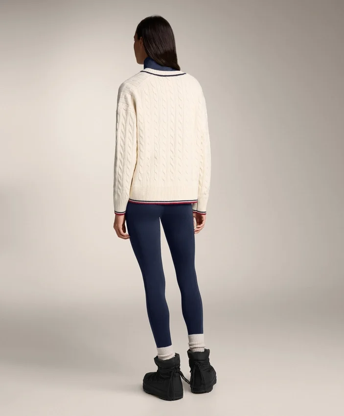 Camisola de malha com mini tranças e decote em V Camisola de malha com mini tranças e decote em V