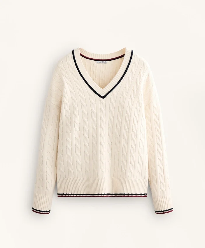 Camisola de malha com mini tranças e decote em V Camisola de malha com mini tranças e decote em V