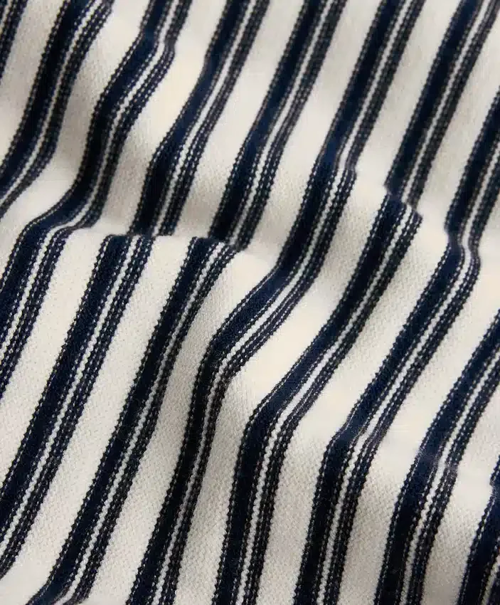 Camisola de malha com riscas diagonais Camisola de malha com riscas diagonais