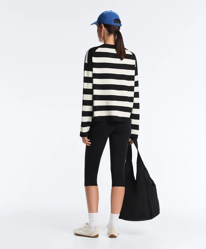 Camisola de malha às riscas Camisola de malha às riscas