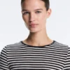 Camisola justa de manga comprida às riscas Camisola justa de manga comprida às riscas