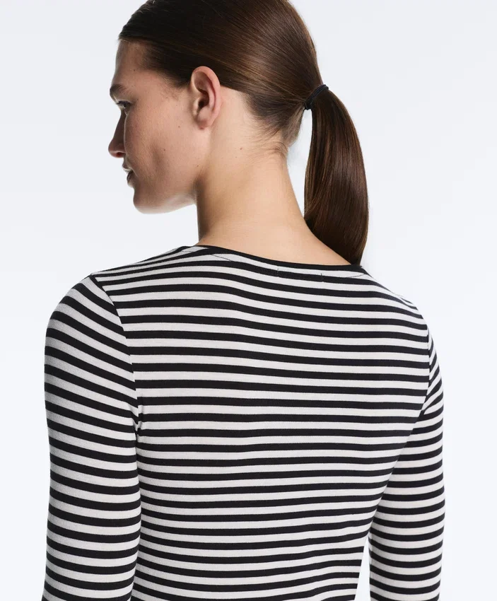 Camisola justa de manga comprida às riscas Camisola justa de manga comprida às riscas