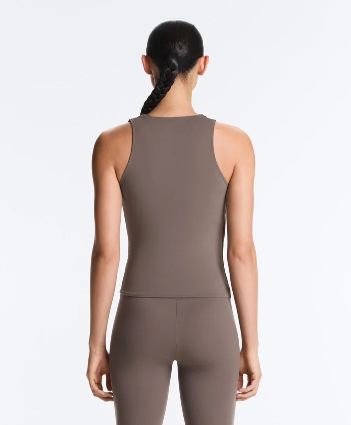 Camisola sem mangas Comfortlux com decote cruzado Camisola sem mangas Comfortlux com decote cruzado