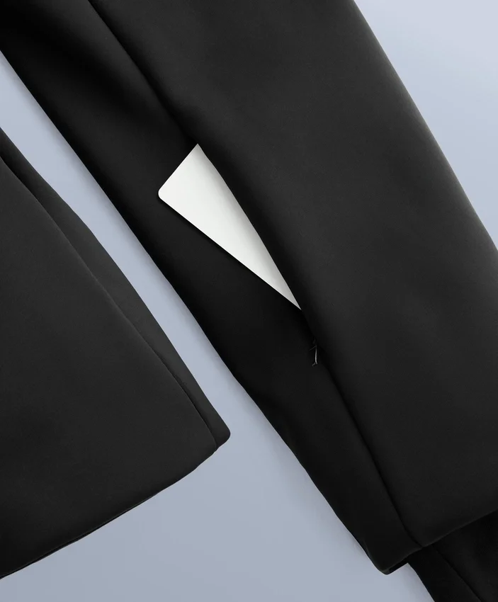 Casaco acolchoado de esqui Primaloft® com corte super justo e blocos de cor, resistente à água Casaco acolchoado de esqui Primaloft® com corte super justo e blocos de cor, resistente à água