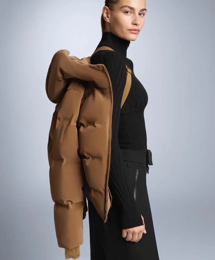 Casaco acolchoado em cetim 80% penas e 20% penugem Minardi Piume Ski resistente à água Casaco acolchoado em cetim 80% penas e 20% penugem Minardi Piume Ski resistente à água