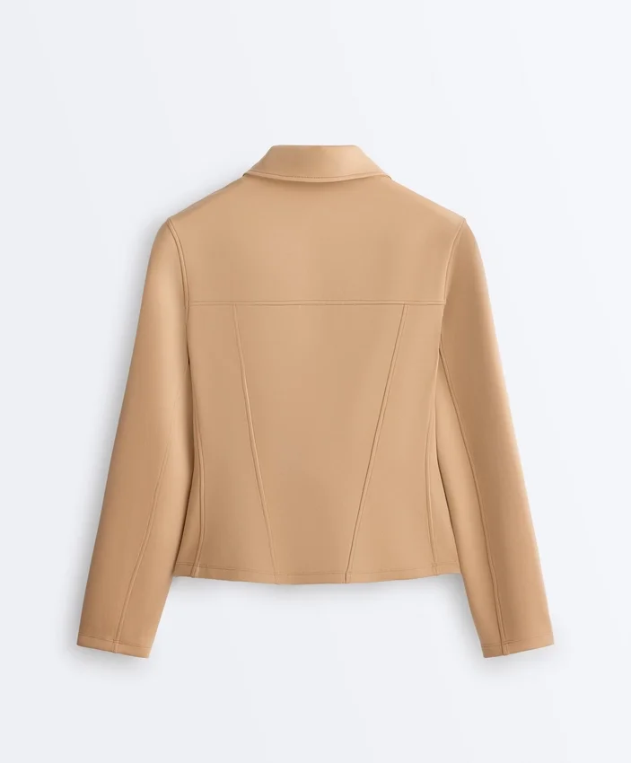 Casaco com peplum com efeito neoprene e canelado Casaco com peplum com efeito neoprene e canelado