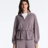 Casaco em modal Soft Touch com cintura ajustável e gola alta Casaco em modal Soft Touch com cintura ajustável e gola alta