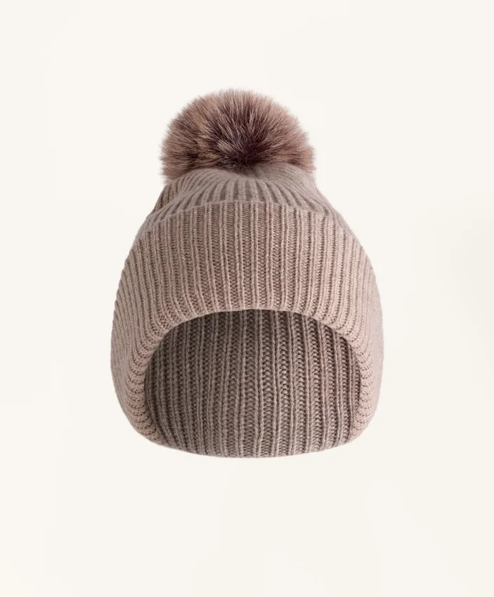 Chapéu de malha com pompom em mistura de lã Chapéu de malha com pompom em mistura de lã