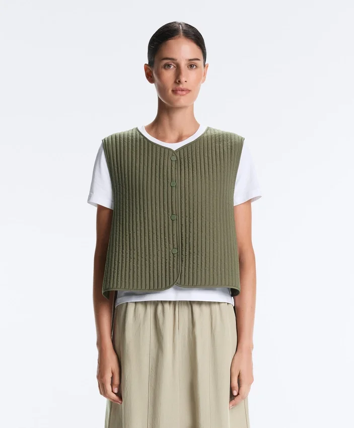 Colete fino acolchoado em nylon Colete fino acolchoado em nylon