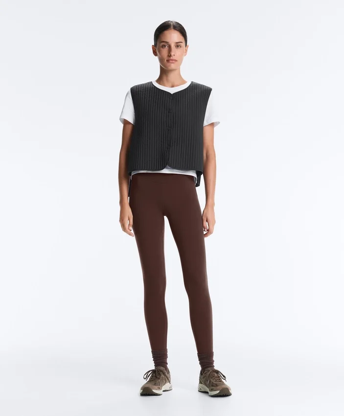Colete fino acolchoado em nylon Colete fino acolchoado em nylon
