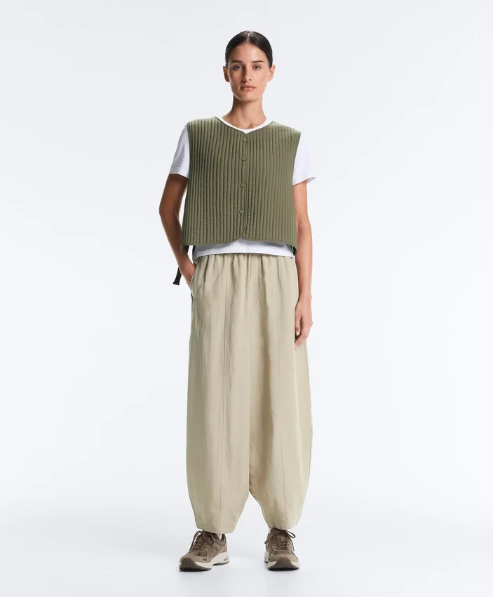 Colete fino acolchoado em nylon Colete fino acolchoado em nylon
