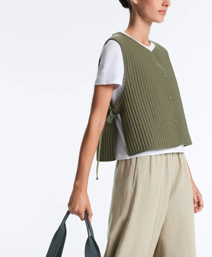 Colete fino acolchoado em nylon Colete fino acolchoado em nylon