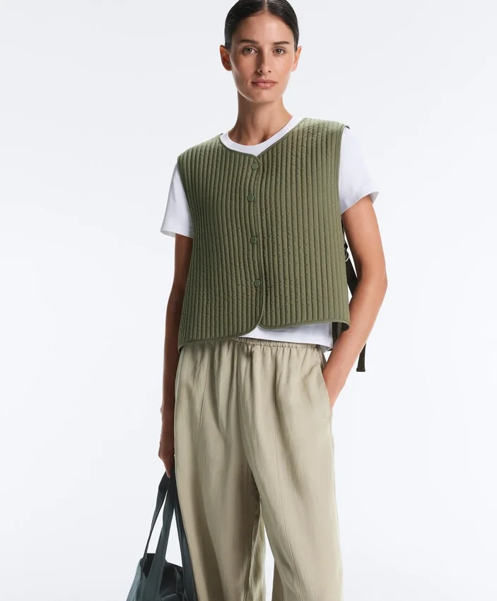 Colete fino acolchoado em nylon Colete fino acolchoado em nylon