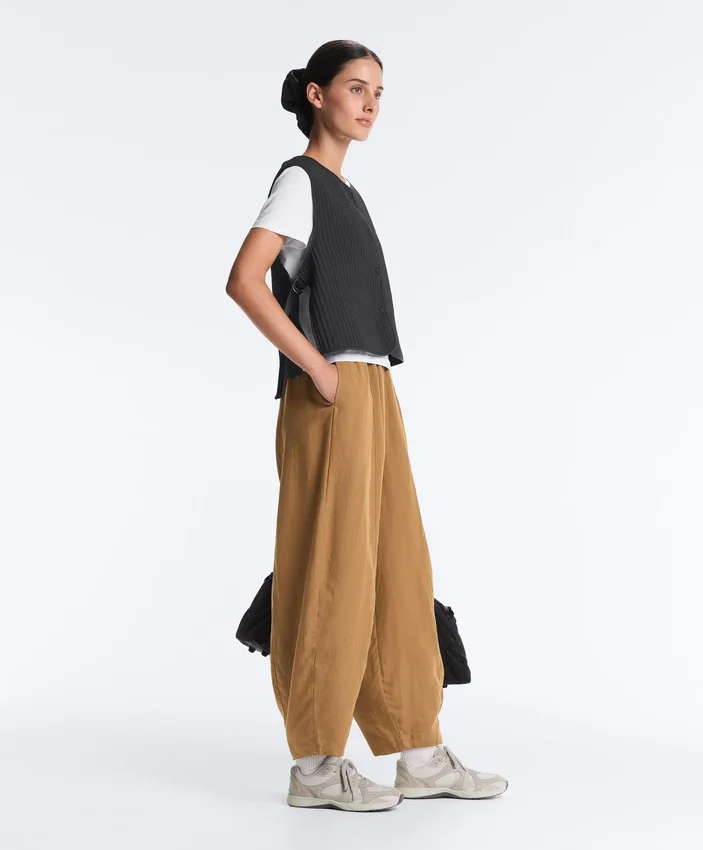 Colete fino acolchoado em nylon Colete fino acolchoado em nylon