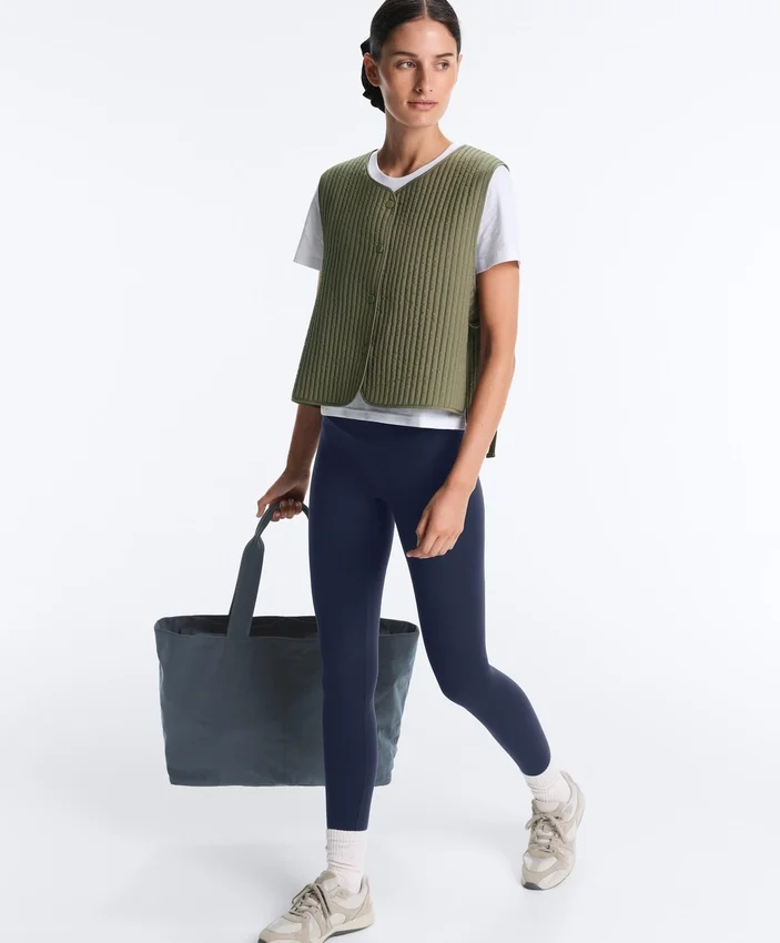 Colete fino acolchoado em nylon Colete fino acolchoado em nylon
