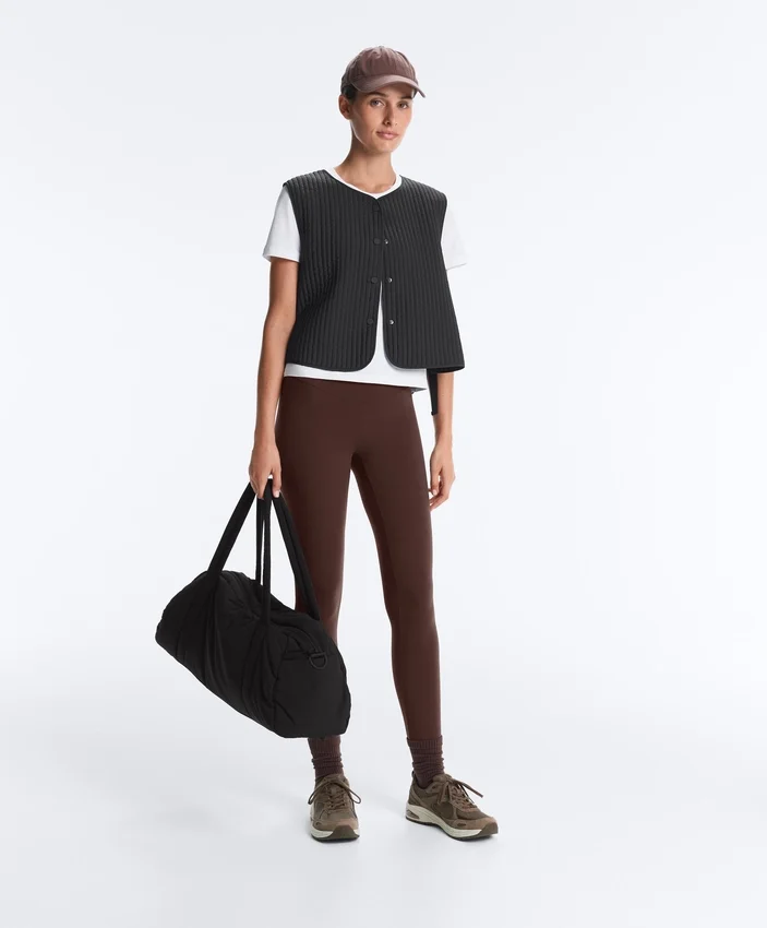 Colete fino acolchoado em nylon Colete fino acolchoado em nylon