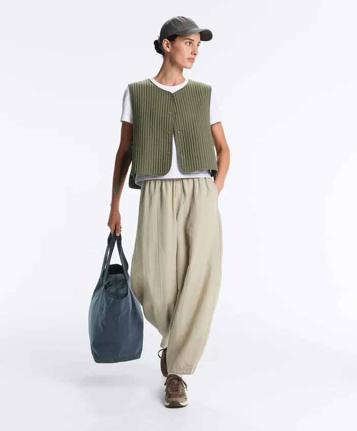 Colete fino acolchoado em nylon Colete fino acolchoado em nylon