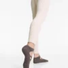 Conjunto de 2 pares de meias de mistura de algodão para ioga e pilates com tiras cruzadas Conjunto de 2 pares de meias de mistura de algodão para ioga e pilates com tiras cruzadas