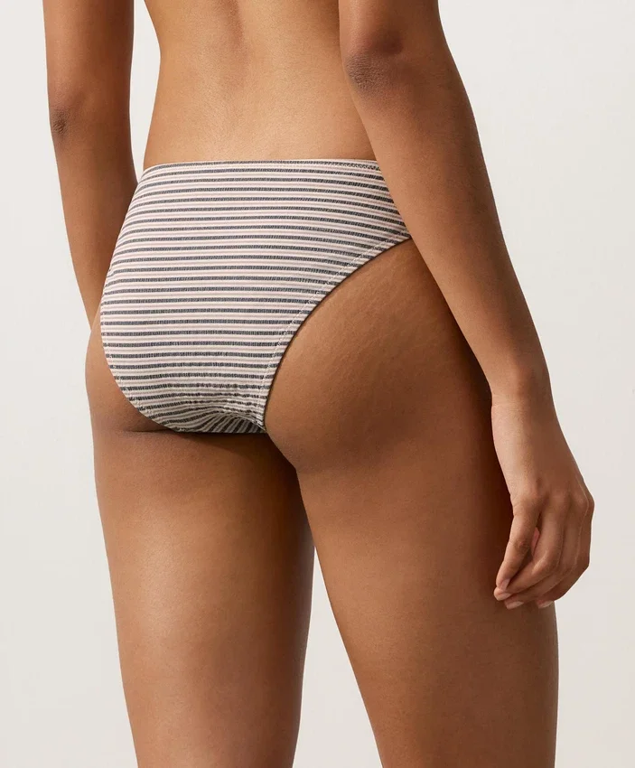 Cueca clássica de biquíni às riscas Cueca clássica de biquíni às riscas
