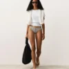 Cueca clássica de biquíni às riscas Cueca clássica de biquíni às riscas