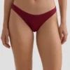 Cueca de biquíni brasileiro com corte em U em jacquard de mini xadrez Cueca de biquíni brasileiro com corte em U em jacquard de mini xadrez