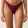 Cueca de biquíni brasileiro com corte em U em jacquard de mini xadrez Cueca de biquíni brasileiro com corte em U em jacquard de mini xadrez