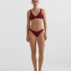 Cueca de biquíni brasileiro com corte em U em jacquard de mini xadrez Cueca de biquíni brasileiro com corte em U em jacquard de mini xadrez