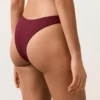 Cueca de biquíni brasileiro com corte em U em jacquard de mini xadrez Cueca de biquíni brasileiro com corte em U em jacquard de mini xadrez
