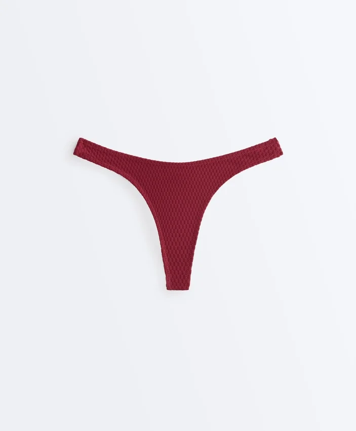 Cueca de biquíni brasileiro com corte em U em jacquard de mini xadrez Cueca de biquíni brasileiro com corte em U em jacquard de mini xadrez
