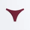Cueca de biquíni brasileiro com corte em U em jacquard de mini xadrez Cueca de biquíni brasileiro com corte em U em jacquard de mini xadrez