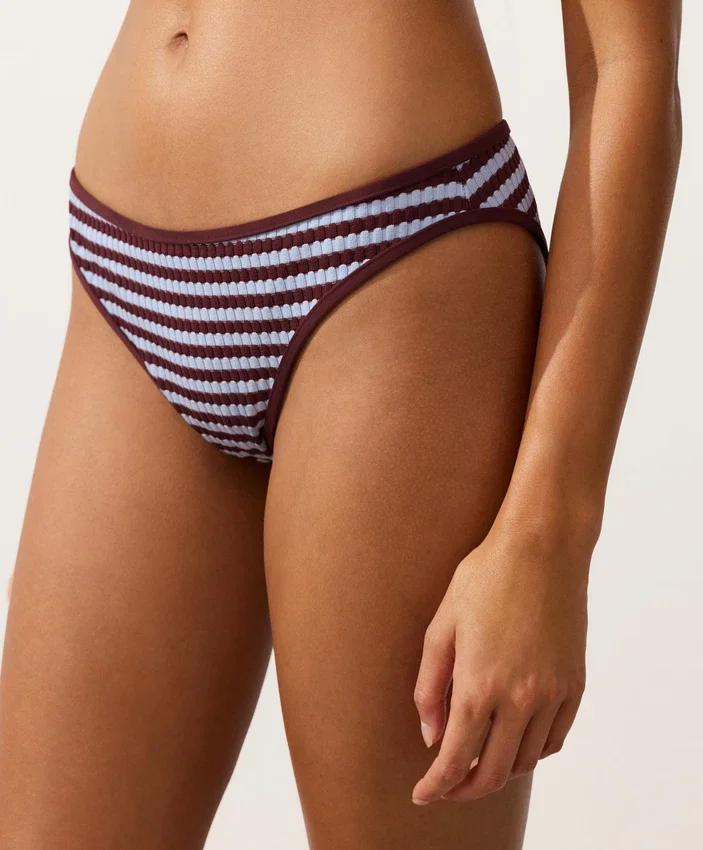 Cueca de biquíni clássica com riscas texturizadas Cueca de biquíni clássica com riscas texturizadas
