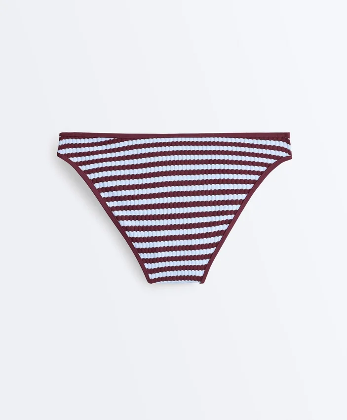 Cueca de biquíni clássica com riscas texturizadas Cueca de biquíni clássica com riscas texturizadas