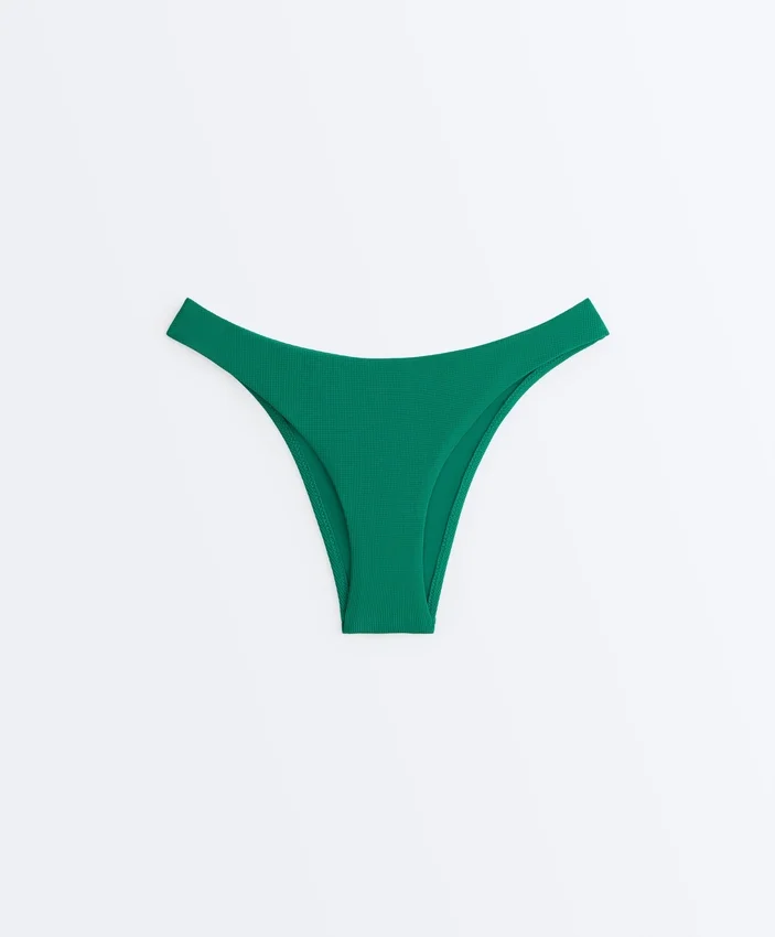 Cueca de biquíni com corte em U e cobertura média em piqué Cueca de biquíni com corte em U e cobertura média em piqué