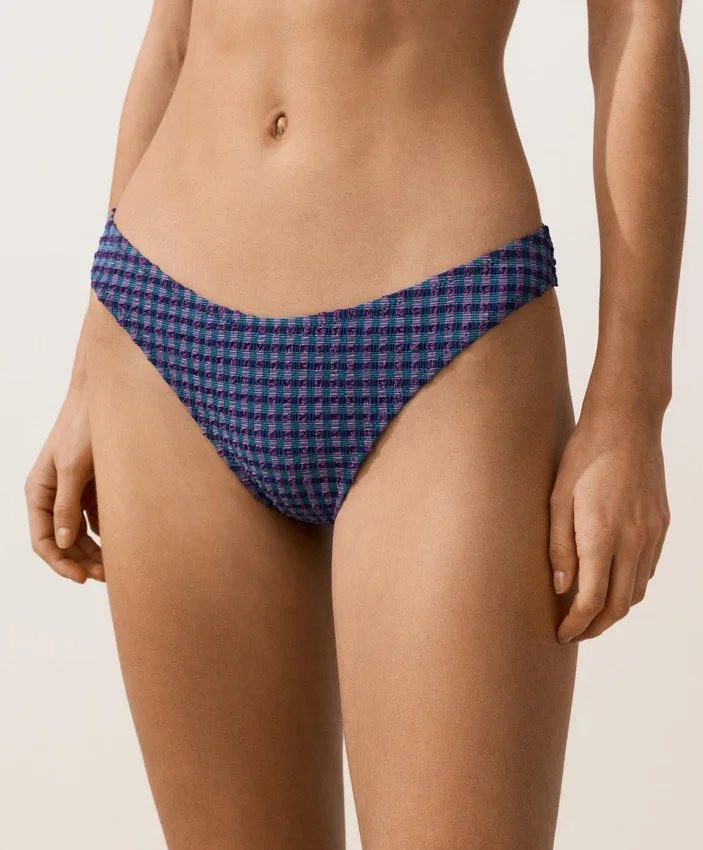 Cueca de biquíni com corte em U e cobertura média em xadrez Cueca de biquíni com corte em U e cobertura média em xadrez