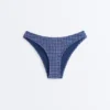 Cueca de biquíni com corte em U e cobertura média em xadrez Cueca de biquíni com corte em U e cobertura média em xadrez
