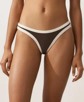 Cueca de biquíni de cobertura média com corte em U e acabamento contrastante Cueca de biquíni de cobertura média com corte em U e acabamento contrastante