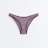 Cueca de biquíni de cobertura média com corte em U e riscas texturadas Cueca de biquíni de cobertura média com corte em U e riscas texturadas