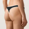 Cueca de fio dental com corte em U e acabamento contrastante Cueca de fio dental com corte em U e acabamento contrastante