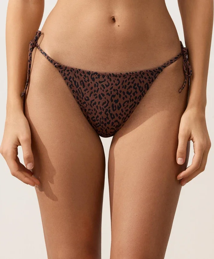 Cuecas de biquíni de cobertura média com laços e estampado de leopardo Cuecas de biquíni de cobertura média com laços e estampado de leopardo