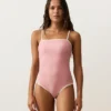 Fato de banho bandeau com acabamentos contrastantes Fato de banho bandeau com acabamentos contrastantes