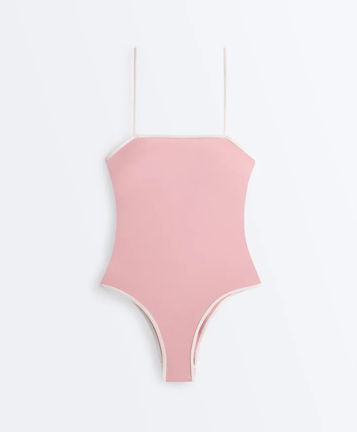 Fato de banho bandeau com acabamentos contrastantes Fato de banho bandeau com acabamentos contrastantes