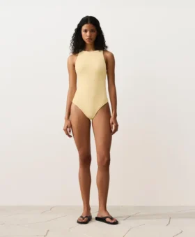 Fato de banho com decote halter em croché com textura bolha Fato de banho com decote halter em croché com textura bolha