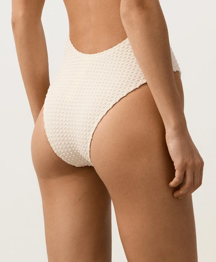 Fato de banho com decote halter em croché com textura bolha Fato de banho com decote halter em croché com textura bolha