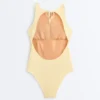 Fato de banho com decote halter em croché com textura bolha Fato de banho com decote halter em croché com textura bolha