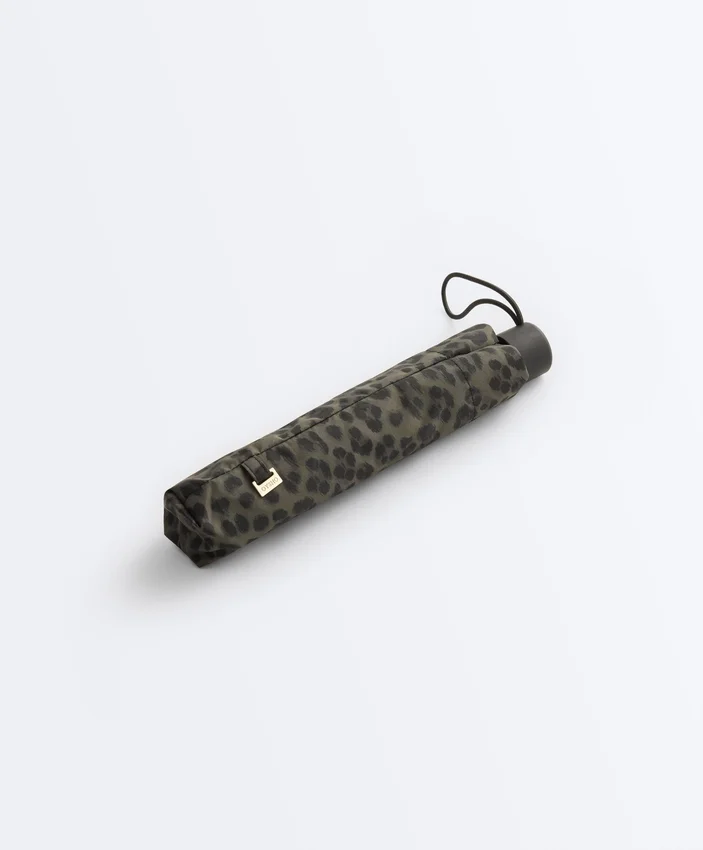 Guarda-chuvas leve com padrão leopardo Guarda-chuvas leve com padrão leopardo