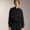 Hoodie com capuz de corte largo em modal escovado Hoodie com capuz de corte largo em modal escovado