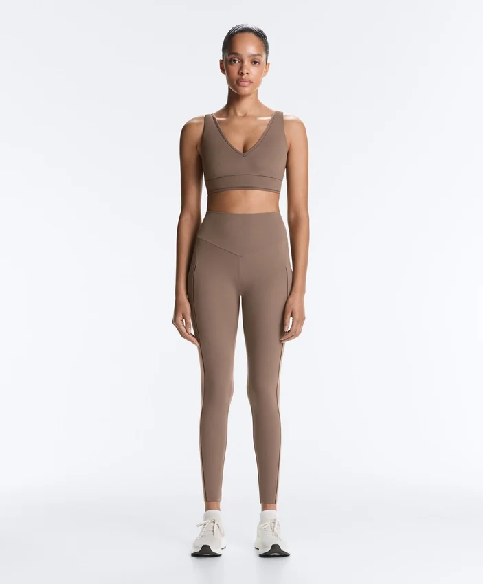 Sutiã desportivo Comfortlux de suporte médio com bainha em ponto de alinhavo Sutiã desportivo Comfortlux de suporte médio com bainha em ponto de alinhavo