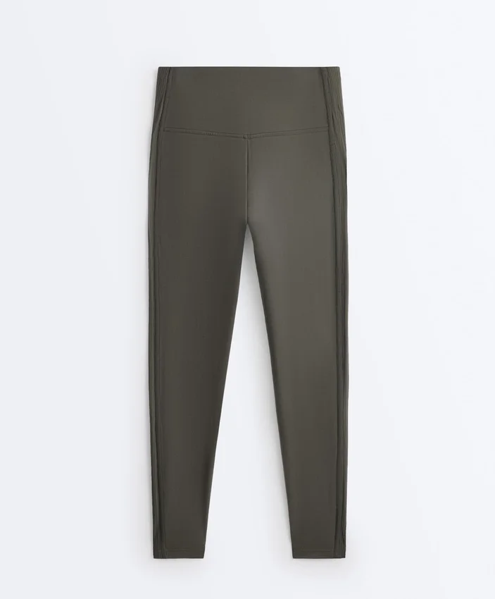 Leggings Comfortlux de cintura alta com cano até ao tornozelo Leggings Comfortlux de cintura alta com cano até ao tornozelo