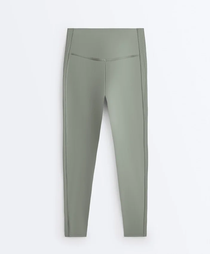 Leggings Comfortlux de cintura alta com cano até ao tornozelo Leggings Comfortlux de cintura alta com cano até ao tornozelo